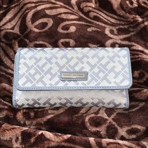 Tommy Hilfiger wallet